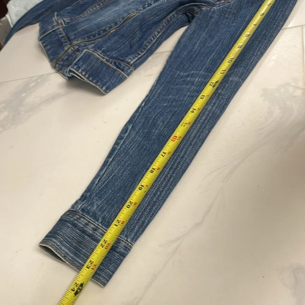 CAbi JEANS Classic Retro Key Zipper Pull Butterfly Jean Denim Jacket - Picture 8 of 10